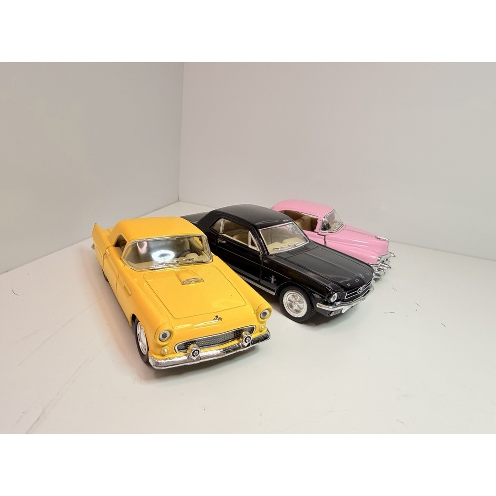 Kinsmart 1:32 Diecast Classic Car Lot Ford Thunderbird Mustang Cadillac - Picture 4 of 7